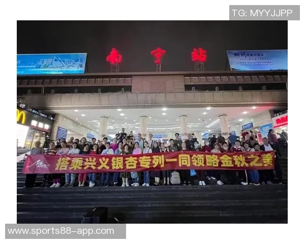 湖人队启程前往凤凰城客场比赛登机照曝光全队士气高涨 湖人队启程前往凤凰城客场比赛登机照曝光全队士气高涨